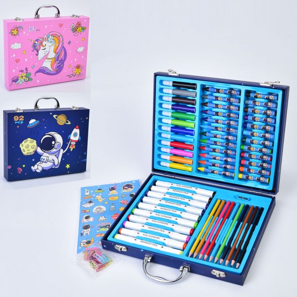 212555 Набір для творчості MK 5442 92пред.,олівці,фломаст.,наліпки,віск.крейда,скріпки,2види,валіза,30,5-23