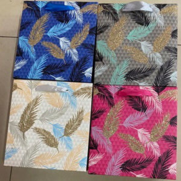 158590 Пакет подарунковий паперовий S "Feathers" 18*23*10см., R90853-S