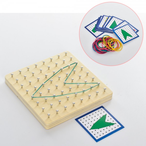 138670 Дерев'яна іграшка Гра MD 1713 дощечка з цвяхами для плетіння, резиночки, кор., 16,5-16-3,5 см.